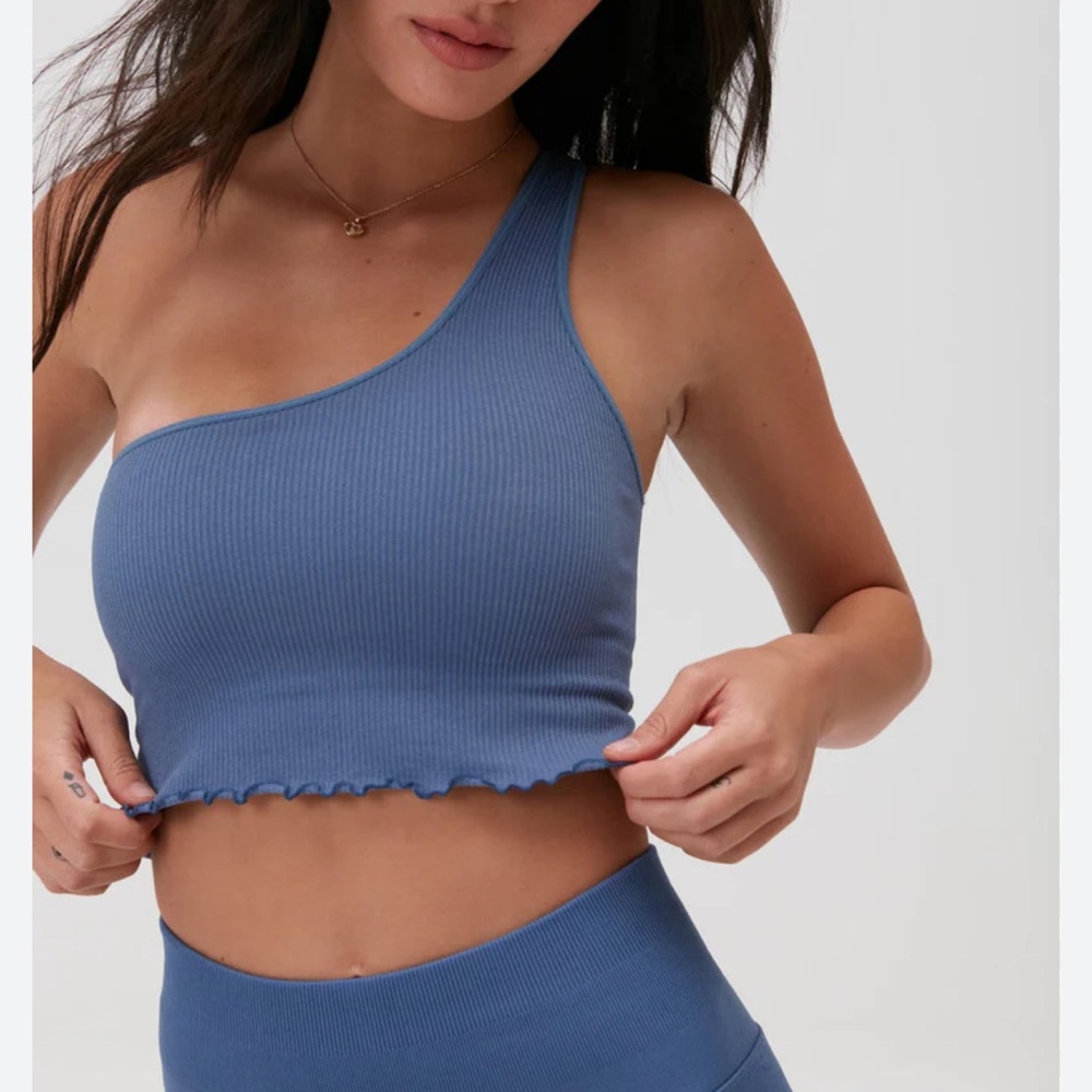 BNWT!! Spiritual gangster Luna top